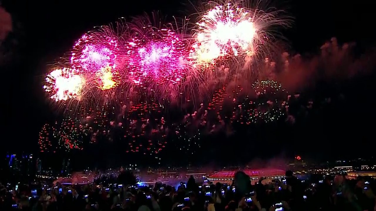 Праздничный салют, посвящённый 79-й годовщине Великой Победы. Фрагмент эфира телеканала ПОБЕДА от 9 мая 2024 года