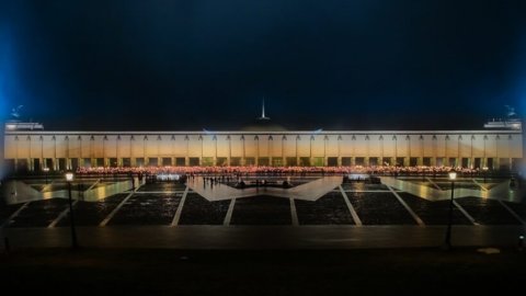 Тысячи огней в честь подвига Ленинграда