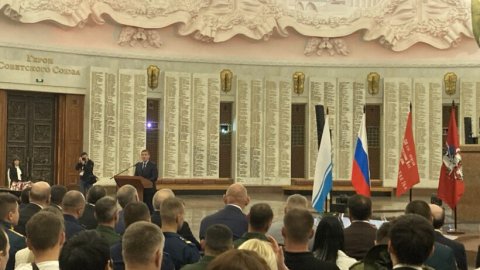 Алтайцы почтили память Героев в Музее Победы